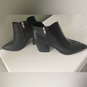 Sólo se usa on una vez